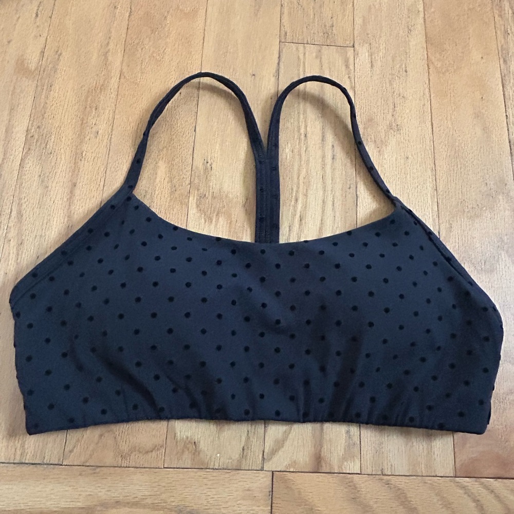 Lululemon polka flocked flow y sports bra size large